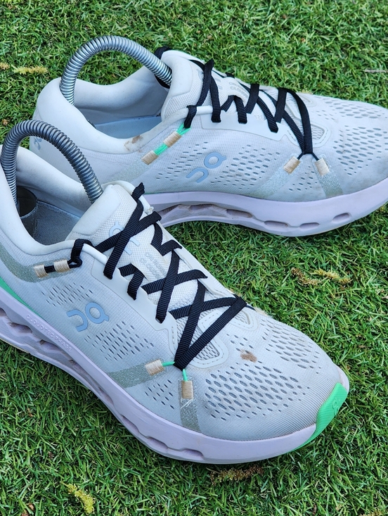 On Running Shoes - ON CLOUDSURFER - Womens Sneakers - SIZE 7.5 - ((Shoes Have Some Stain))